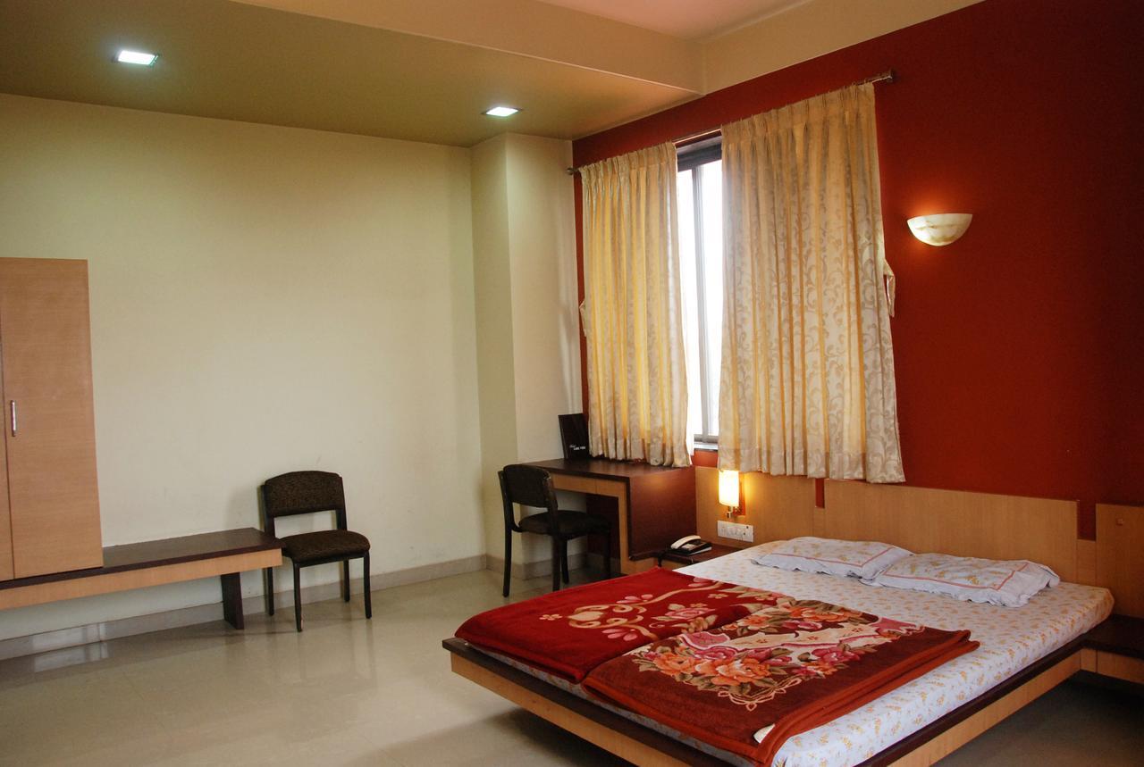 Hotel Lake View Satara Extérieur photo
