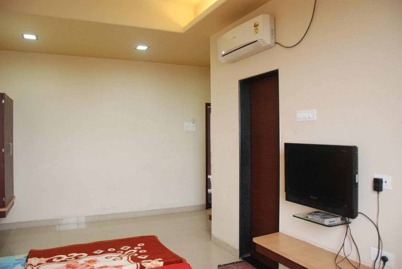 Hotel Lake View Satara Extérieur photo